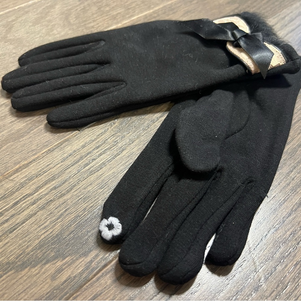 Gloves - Picture 5 of 6